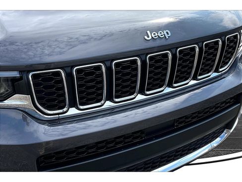 Used 2023 Jeep Grand Cherokee L Laredo w/ Luxury Tech Group I AWD/4WD image 55