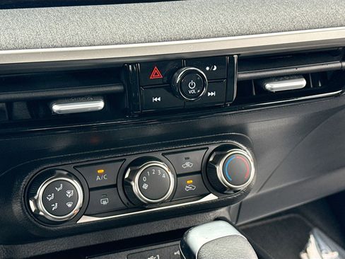 Certified 2025 Nissan Kicks SV image 10