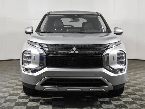 Used 2024 Mitsubishi Outlander AWD image 8
