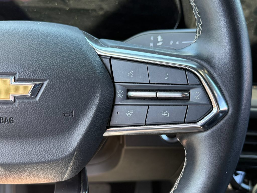 Used 2024 Chevrolet Traverse LT FWD image 9