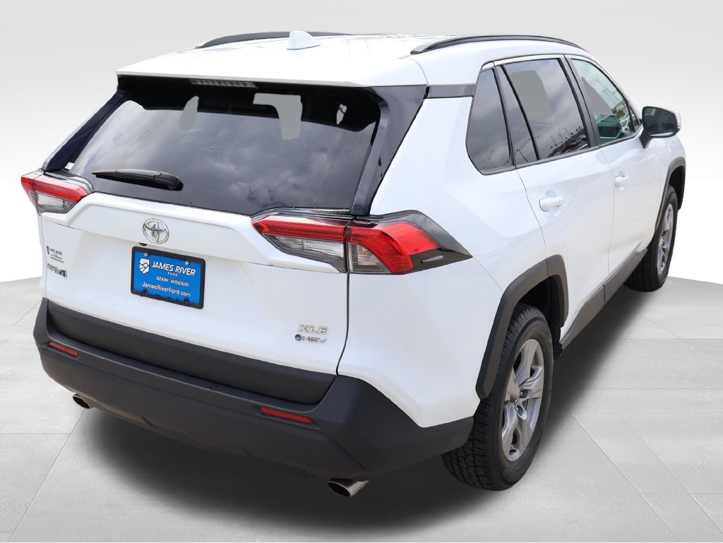 Used 2025 Toyota RAV4 XLE AWD/4WD image 5