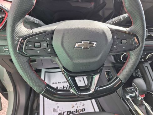 Used 2024 Chevrolet TrailBlazer RS w/ Driver Confidence Package image 14