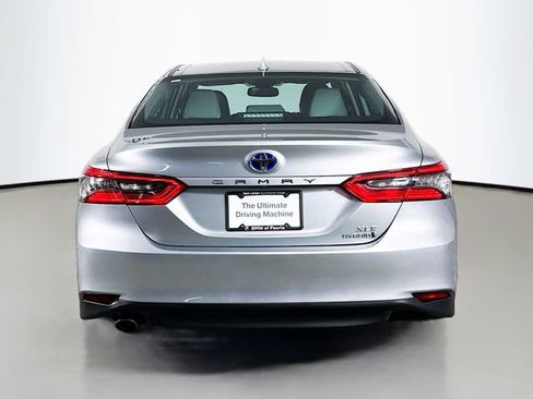 Used 2022 Toyota Camry XLE w/ Cold Weather Package image 6