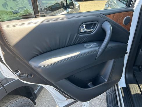 Used 2024 Nissan Armada SL w/ Captain's Chairs Package image 33