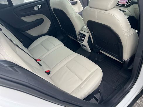 Used 2023 Volvo XC40 B5 Ultimate w/ Climate Package image 17