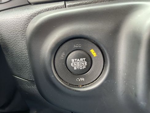 Used 2021 Jeep Wrangler Unlimited Sahara AWD/4WD image 16