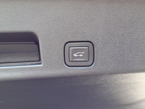 Used 2025 GMC Acadia Elevation AWD/4WD image 9