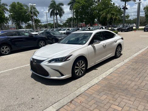Used 2021 Lexus ES 350 w/ Premium Package FWD image 6
