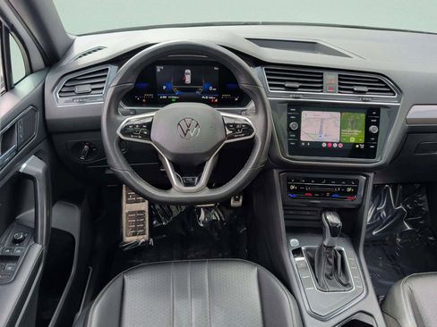 Used 2022 Volkswagen Tiguan SE R-Line image 13