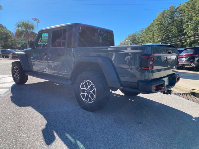 Used 2025 Jeep Gladiator Rubicon w/ Convenience Group AWD/4WD image 4