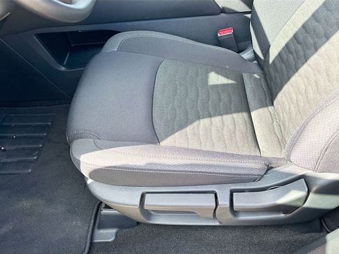 Used 2025 Nissan Pathfinder S image 18