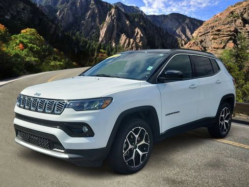 Used 2025 Jeep Compass Limited AWD/4WD image 5