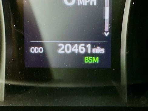 Used 2019 Toyota Camry LE w/ Convenience Package FWD image 14