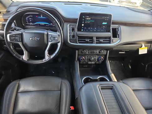Certified 2022 Chevrolet Tahoe Z71 w/ Luxury Package AWD/4WD image 8