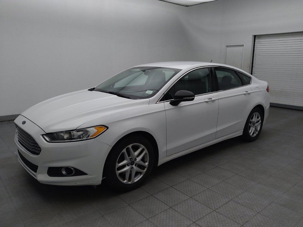 Used 2014 Ford Fusion SE w/ Equipment Group 202A FWD image 2