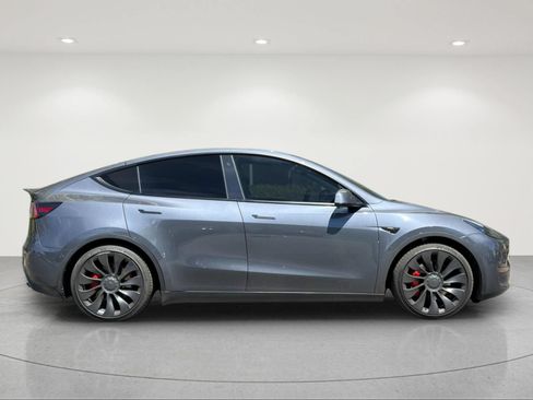 Used 2022 Tesla Model Y Performance AWD/4WD image 6