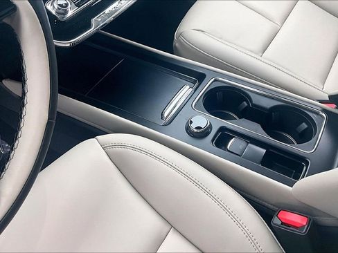 New 2026 Lincoln Corsair Premiere image 8