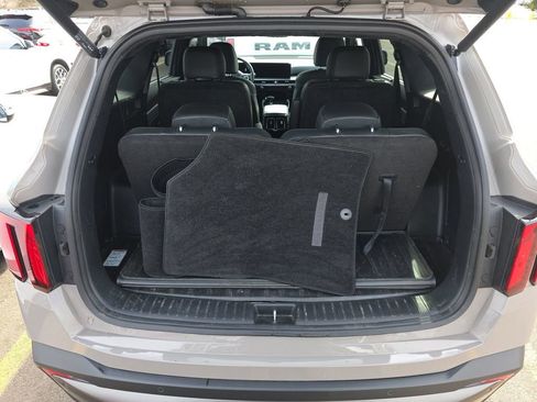 Used 2025 Kia Sorento SX Prestige image 40