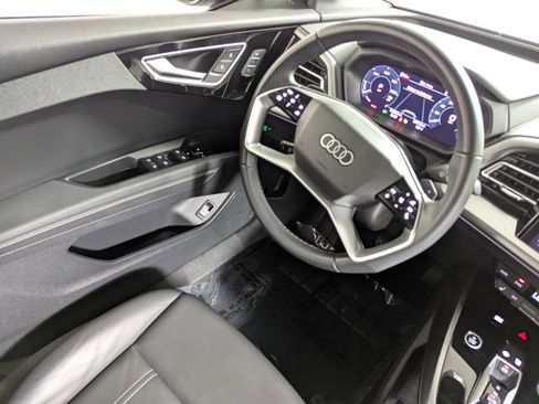 Used 2024 Audi Q4 e-tron Premium AWD/4WD image 9