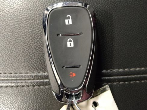 Used 2022 Chevrolet Malibu LT FWD image 32