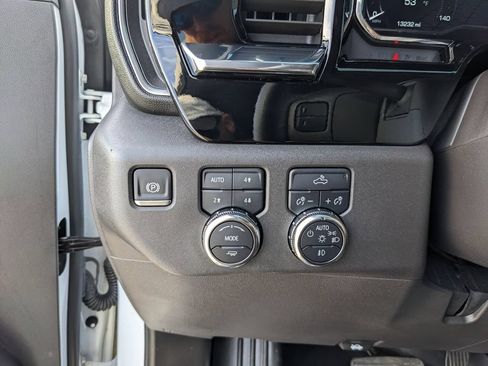 Used 2024 GMC Sierra 1500 Elevation AWD/4WD image 25