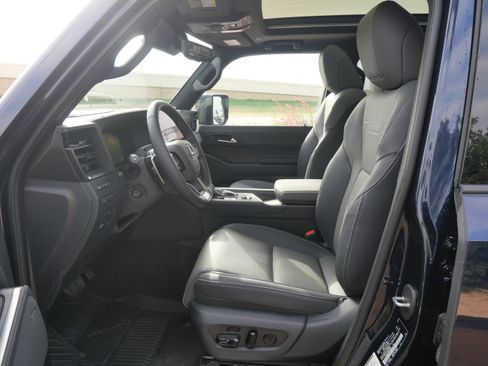 Used 2025 Lexus GX 550 w/ Accessory Package (2T) image 20