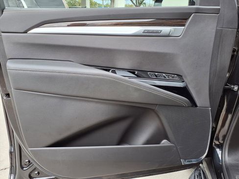 Certified 2025 Cadillac Escalade Premium Luxury image 22