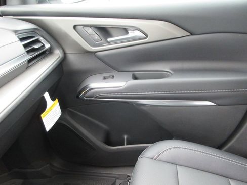 New 2026 Chevrolet Traverse LT w/ Sun and Wheel Package image 32