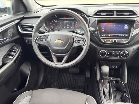 Used 2022 Chevrolet TrailBlazer LT w/ Convenience Package FWD image 23