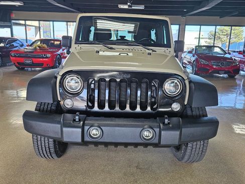 Used 2018 Jeep Wrangler Unlimited Sport image 2
