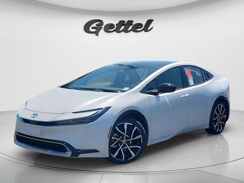 New 2026 Toyota Prius Plug-In Hybrid FWD image 1