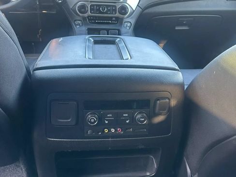 Used 2015 GMC Yukon SLT w/ Open Road Package AWD/4WD image 17