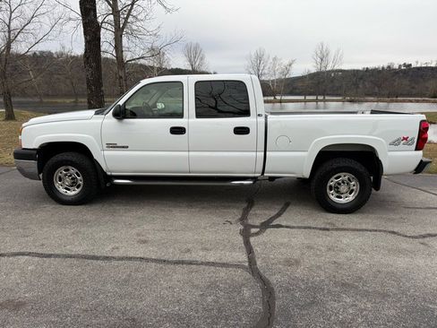 Used 2005 Chevrolet Silverado 2500 LS w/ Heavy-Duty Power Package image 4