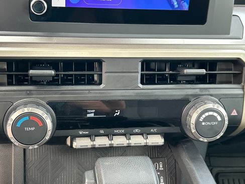 Used 2024 Toyota Tacoma SR5 AWD/4WD image 19