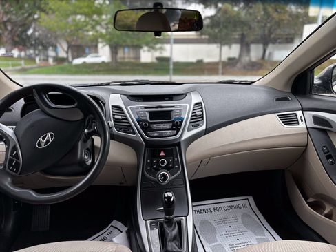 Used 2015 Hyundai Elantra SE FWD image 14