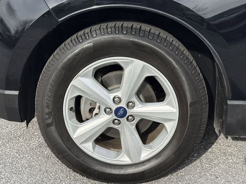 Used 2018 Ford Edge SE FWD image 31