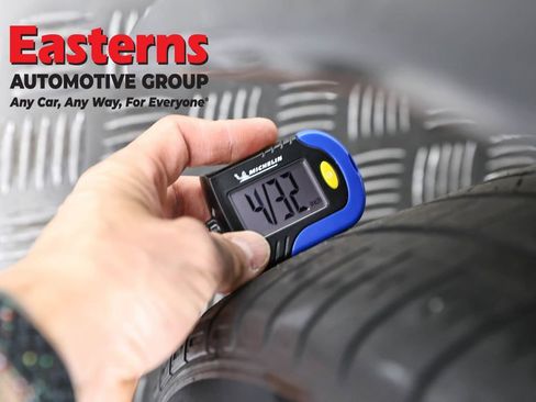 Used 2020 Toyota C-HR XLE FWD image 28