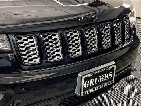 Used 2020 Jeep Grand Cherokee Altitude RWD image 37