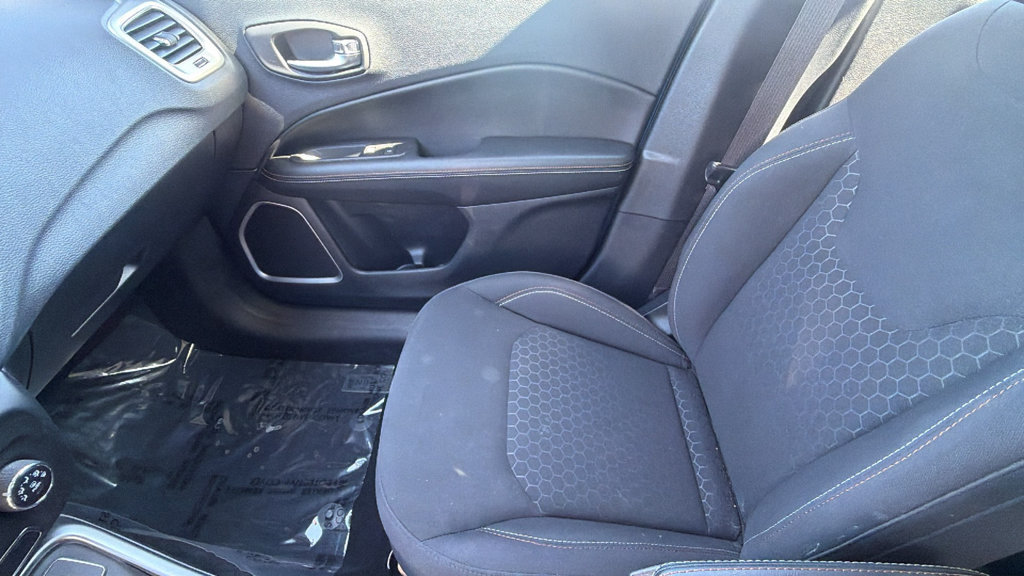 Used 2018 Jeep Compass Sport AWD/4WD image 12