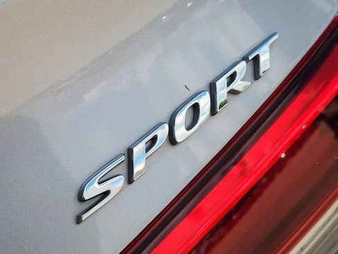 Used 2024 Honda Civic Sport image 8
