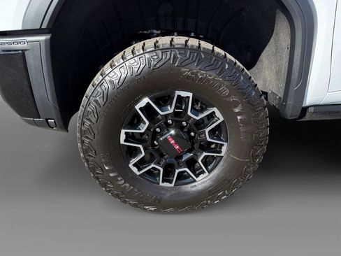 New 2026 GMC Sierra 2500 AT4X image 9