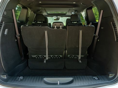 Used 2025 Chrysler Pacifica Select FWD image 16