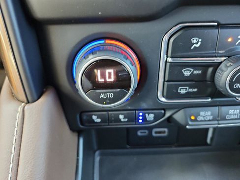 Used 2023 Chevrolet Tahoe High Country AWD/4WD image 21