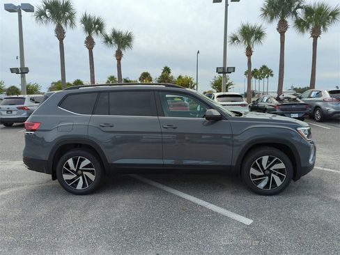 New 2026 Volkswagen Atlas SE image 3