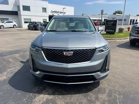 Used 2024 Cadillac XT6 Premium Luxury w/ Technology Package AWD/4WD image 2