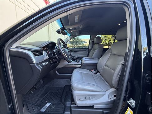 Used 2018 Chevrolet Suburban LT AWD/4WD image 10