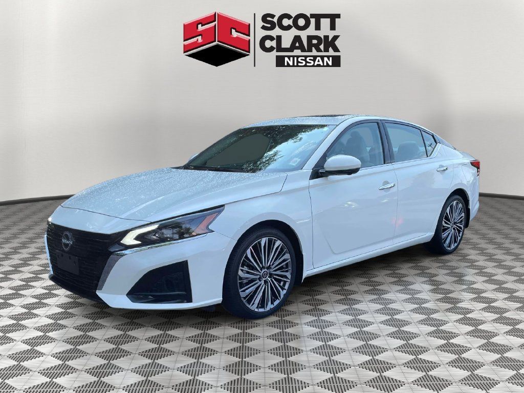 Used 2025 Nissan Altima 2.5 SL FWD image 3