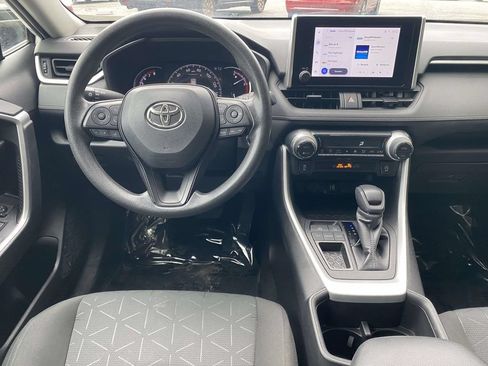 Used 2024 Toyota RAV4 XLE FWD image 9
