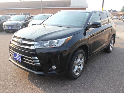 Used 2018 Toyota Highlander Limited AWD 4dr SUV image 9