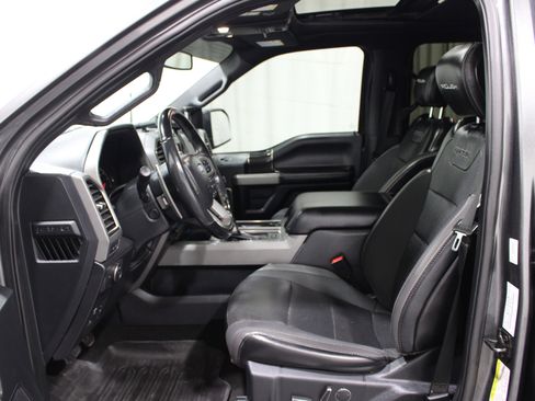 Used 2019 Ford F150 Raptor w/ Equipment Group 802A Luxury AWD/4WD image 3